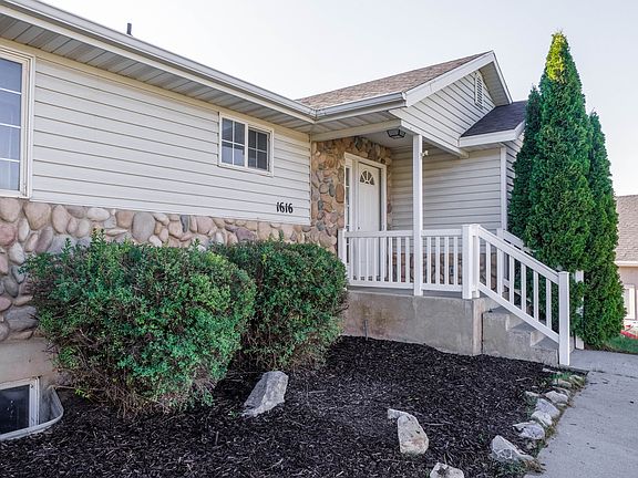 4th image of 1616 N Summer Crest Dr