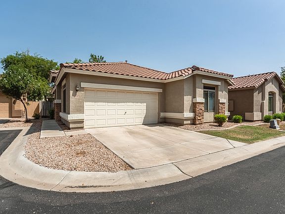 3rd image of 1936 E Hawken Pl