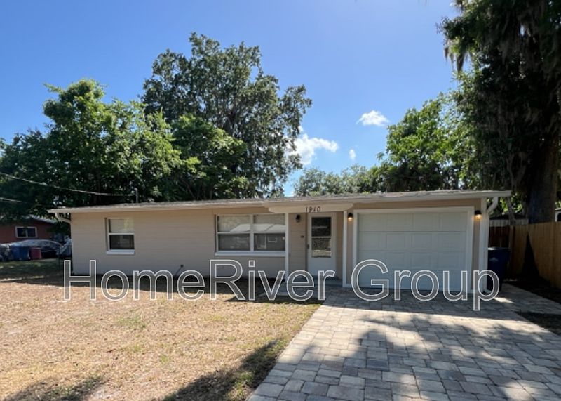 2nd image of 1910 Holly Pl