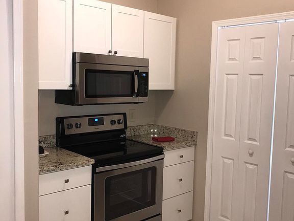 3rd image of 10000 GATE Parkway N #821