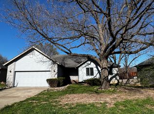 2910 S Scotts Ln, Springfield, MO 65807