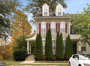 1209 Heritage Commons Ct, Reston, VA 20194