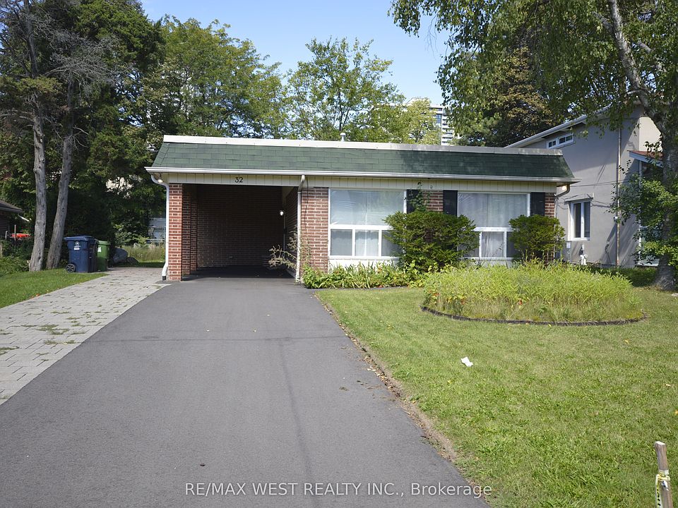 1st image of 32 Axsmith Cres