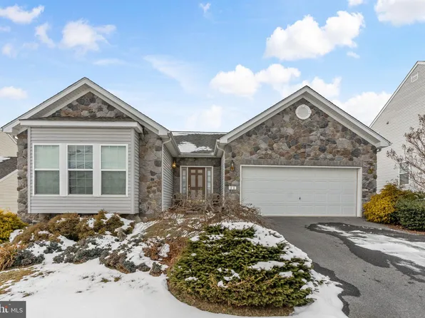 31 Corvair Ln, Inwood, WV 25428