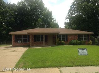 8517 Meadowdale Pl, Shreveport, LA 71108