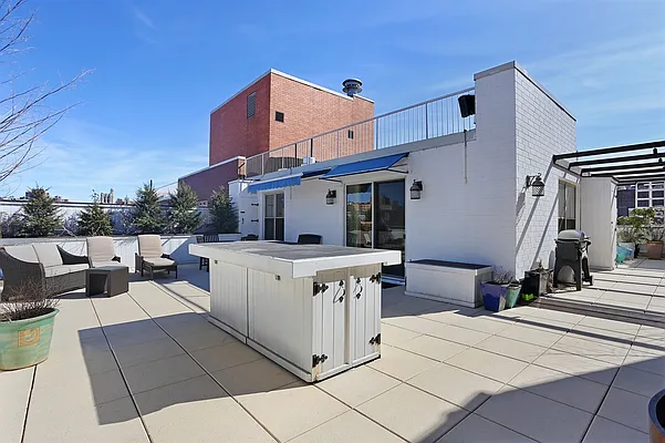 Sold by Corcoran | media 17