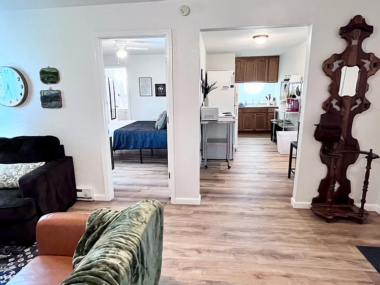 810 S Baltimore St — Photo 21