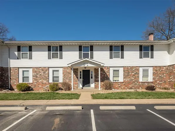 2200 Willott Rd #J, Saint Peters, MO 63376