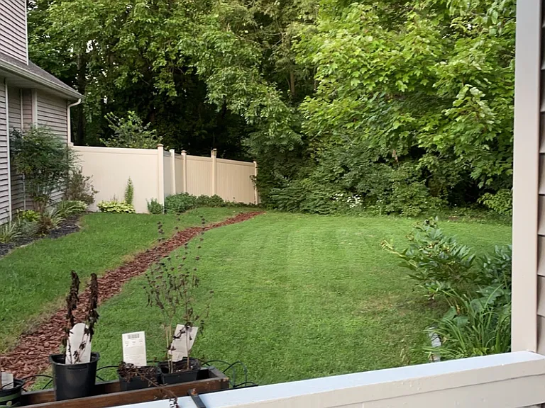 435 W Somersbe Pl — Photo 2