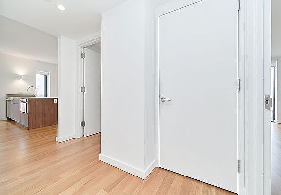 4th image of 223 4th Ave APT 7C