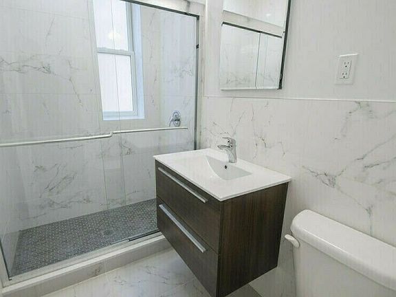 5th image of 2121 Cedar Ave APT 3F