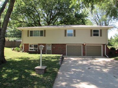 1222 Safari Dr, Saint Joseph, MO, 64506