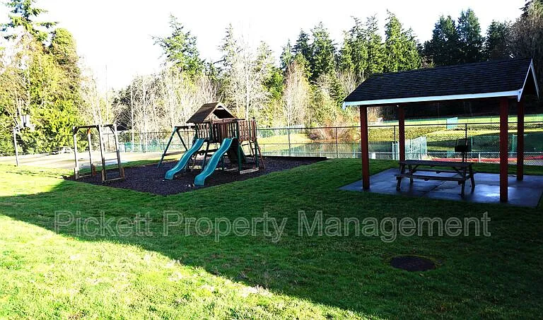 4855 Bowwood Cir NE — Photo 31