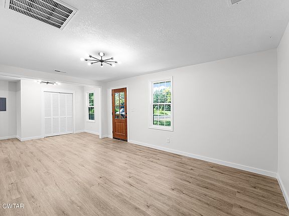 4th image of 2398 Mifflin Rd