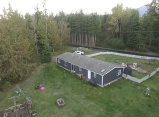 101 Robinson Rd, Port Angeles, WA 98362