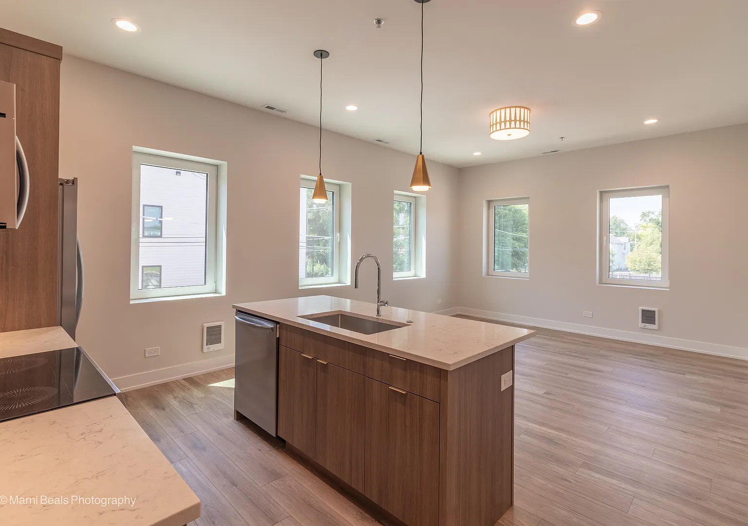 2 bed, 926 sqft, $2,100 — Photo 4