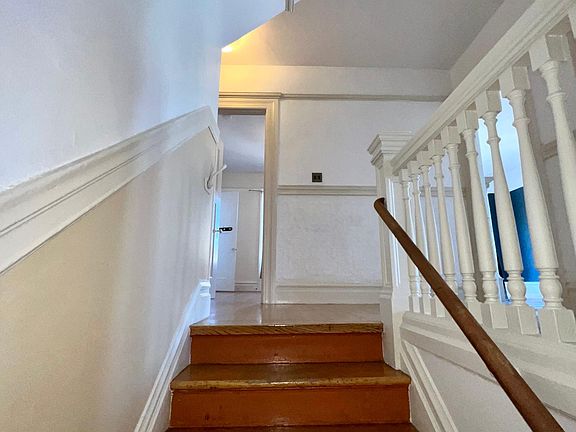 2nd image of 1659 Waller St