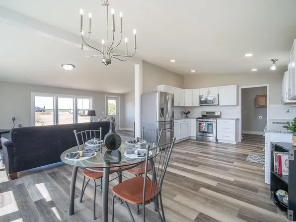 6040 County Road B, Belgium, WI 53004