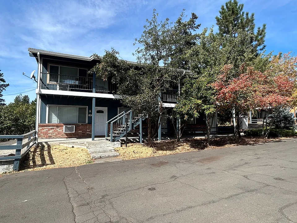 123 NW High St