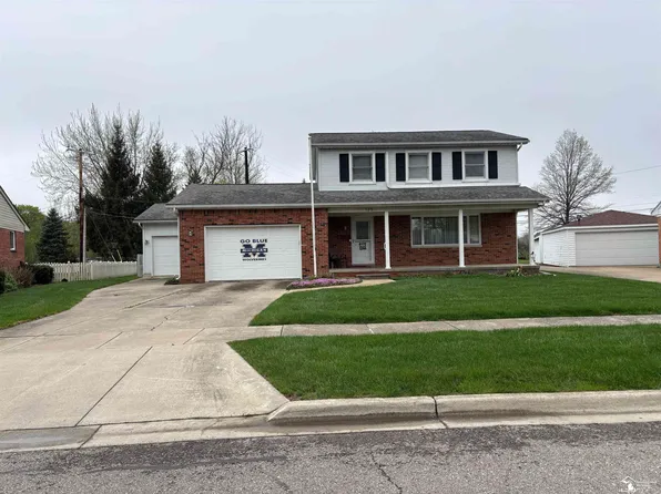 135 Crampton Dr, Monroe, MI 48162