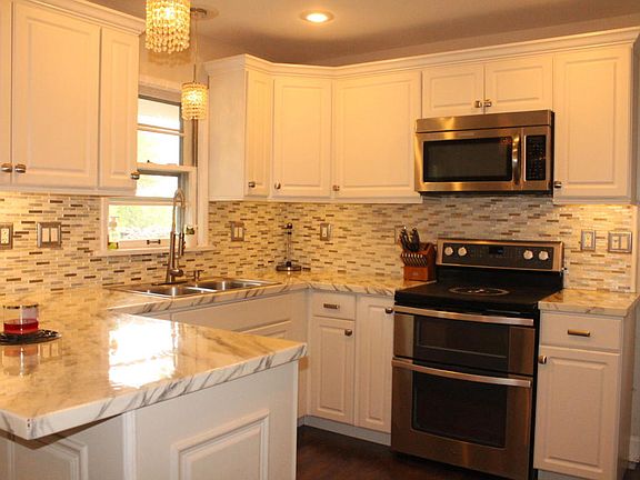 5th image of 429 Vermillion St