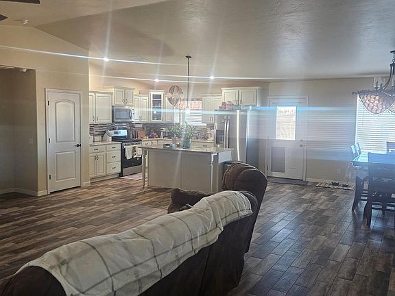 5th image of 1209 Los Luna Dr