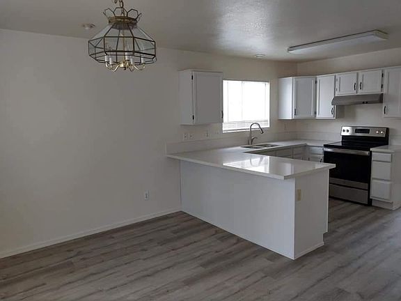 4th image of 3310 W Golden Ln