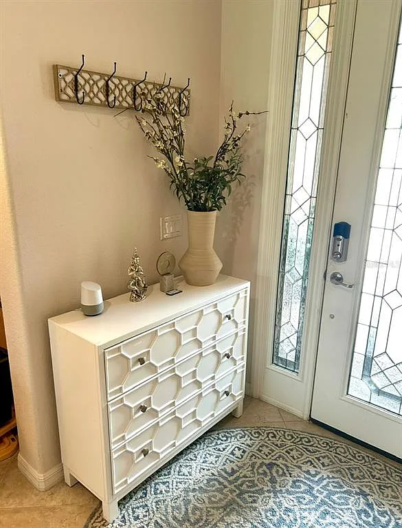 4 bed, 2.0 bath, 2244 sqft, $5,500 — Photo 4