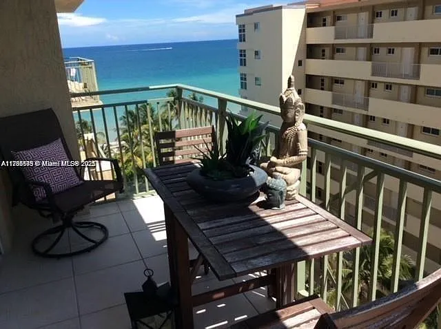 2080 Ocean Drive Condo — Photo 3
