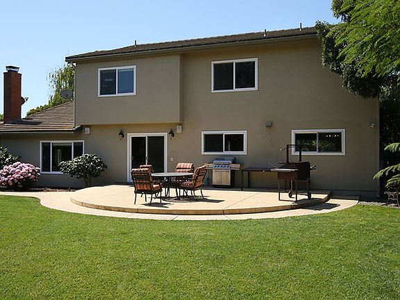 4th image of 381 Clubhouse Dr