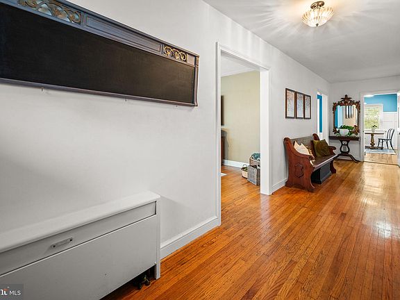 3rd image of 2301 Grasslyn Ave