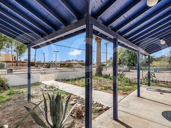 4th image of 1721 E Blacklidge Dr #2