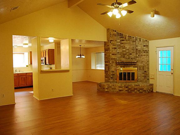 3rd image of 1502 Wexford Dr
