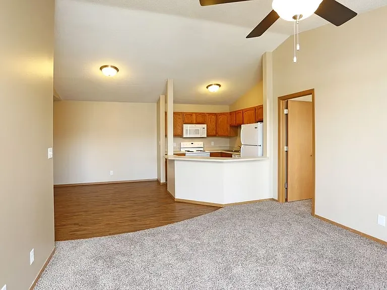 Westbrooke Apartments — Photo 6