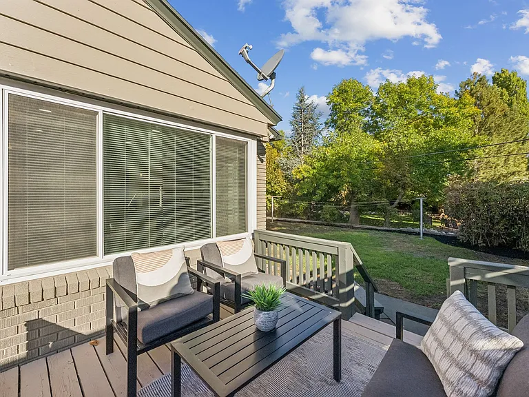1023 E Millbert Ave — Photo 3