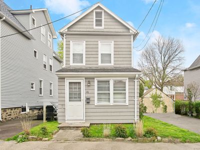 28 Jetland Place, Bridgeport, CT, 06605