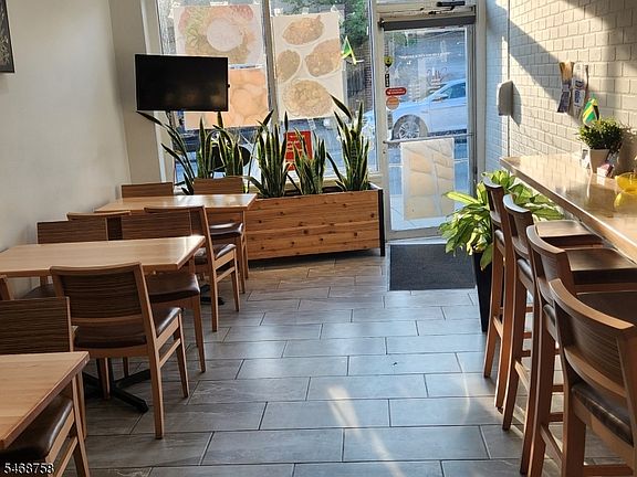 2nd image of 580 Scotland Rd #2