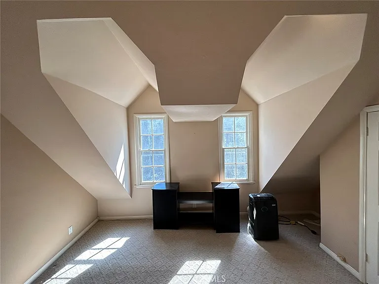 300 S Timken Rd — Photo 23