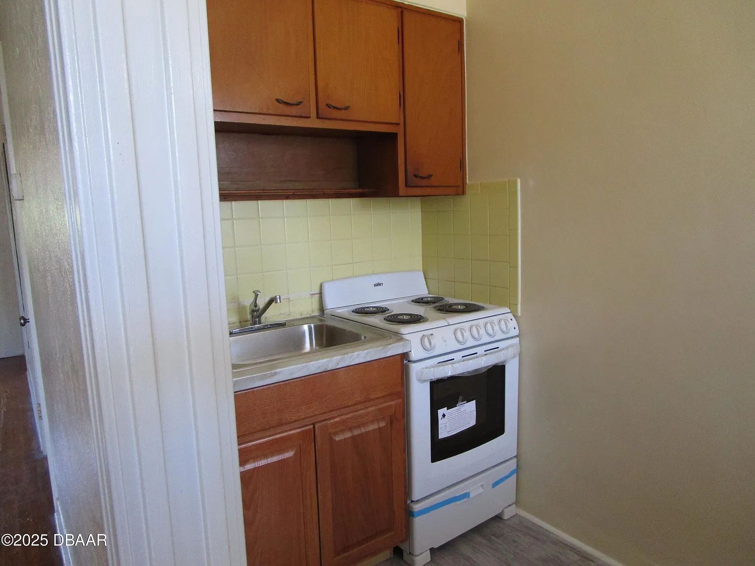 Studio, 1.0 bath, 400 sqft, $900 — Photo 3