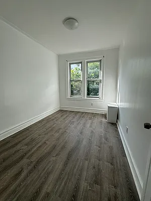 Rented by Amorelli Realty | media 8