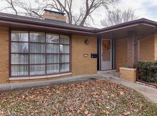 907 Hanlin Ct, Normal, IL 61761