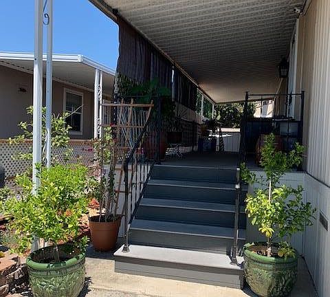 3rd image of 165 Blossom Way #276
