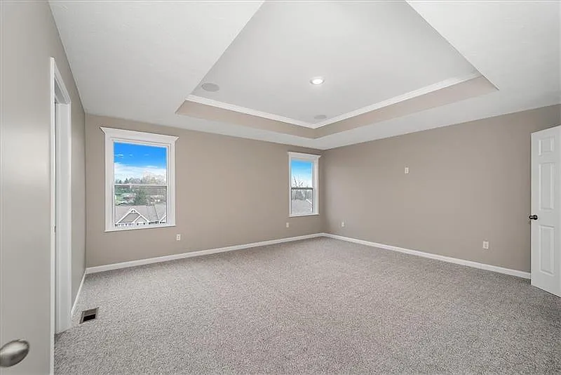 3 bed, 2.5 bath, 2348 sqft, $3,250 — Photo 4