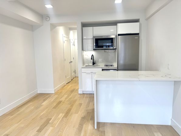 320 E 42nd St APT 1408
