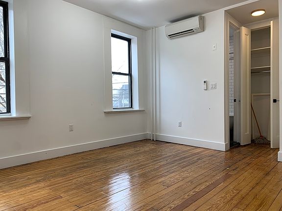 5th image of 259 W 15th St APT 4