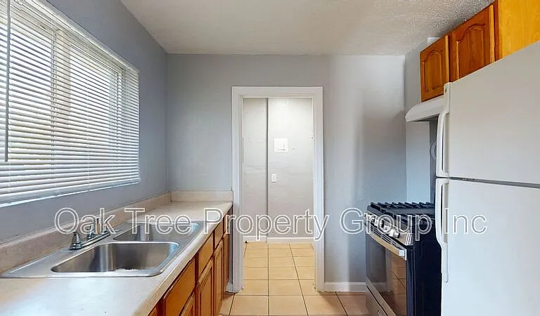 6621 Bancroft Ave — Photo 13
