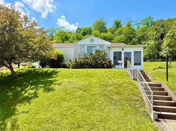 660 Upper Beech St, Grafton, WV 26354