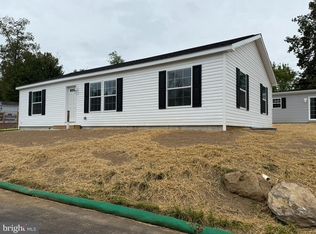 965 Eleanor Ln, Sellersville, PA