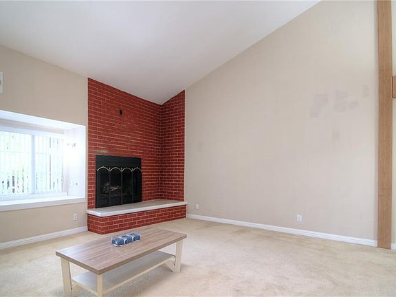 3rd image of 1302 Stanwick Dr