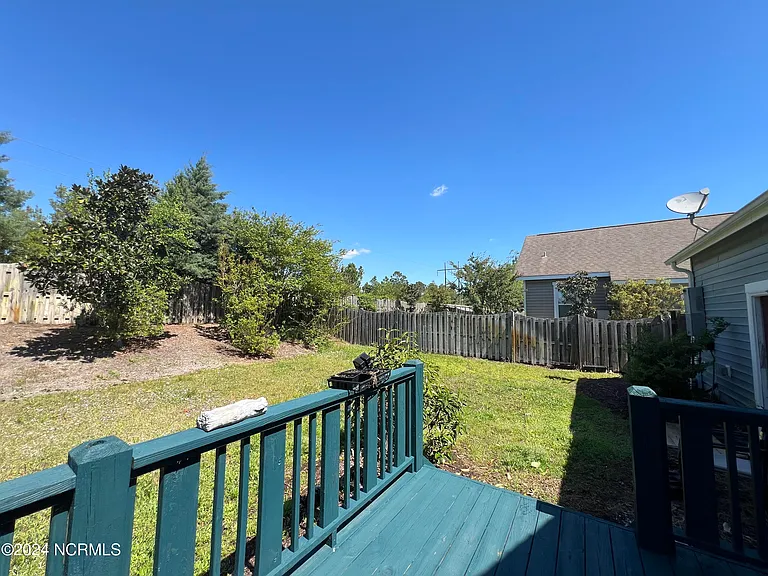 1211 Daisy Ct — Photo 32